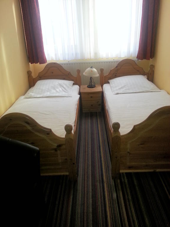 Alte Rathausschaenke - Hotel Garni Munden  Екстер'єр фото